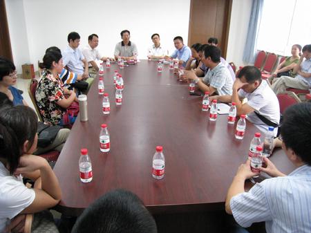 新生家长座谈会现场