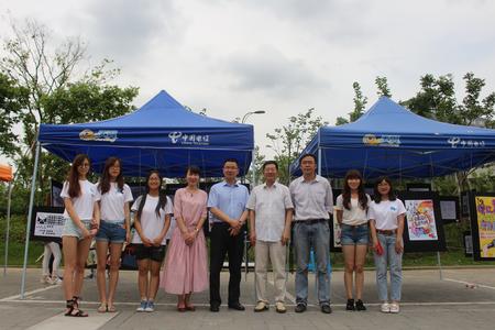 经管学院张学东院长等领导莅临作品展现场给予指导