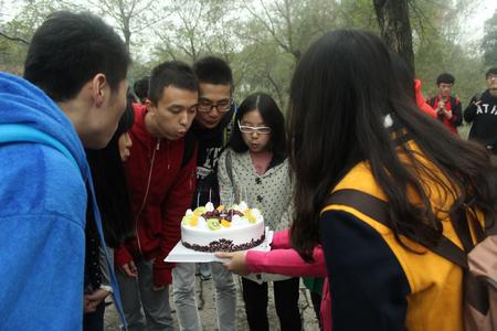 温馨的庆生环节