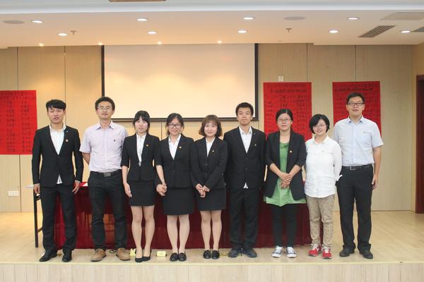 第一届团委第二届学生会主席团合影