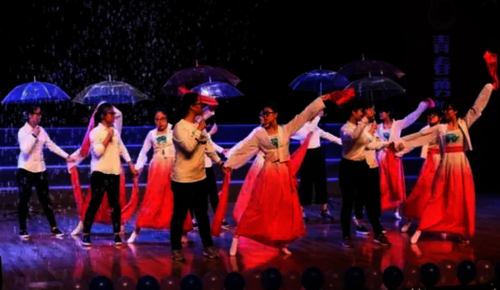 经济151团支部在学院五四大合唱上的表演